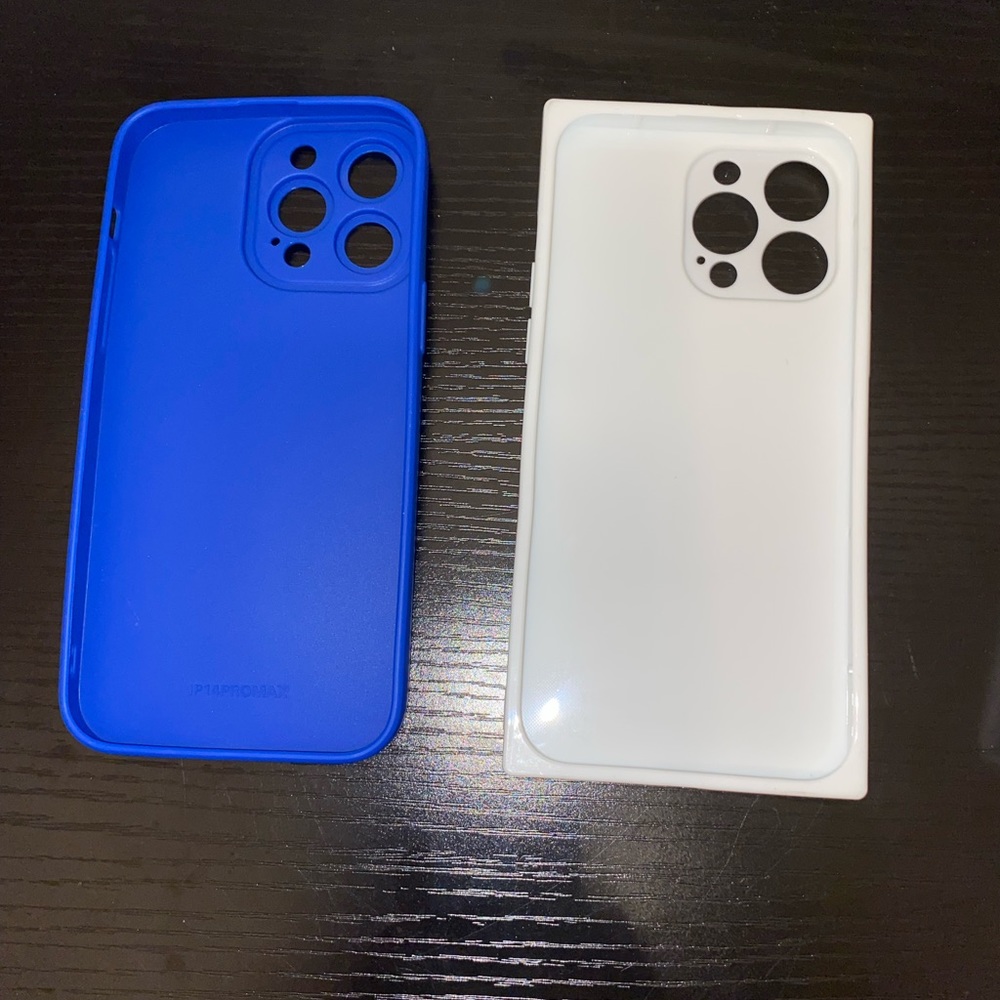 2 iPhone Case Bundle - Picture 3 of 4